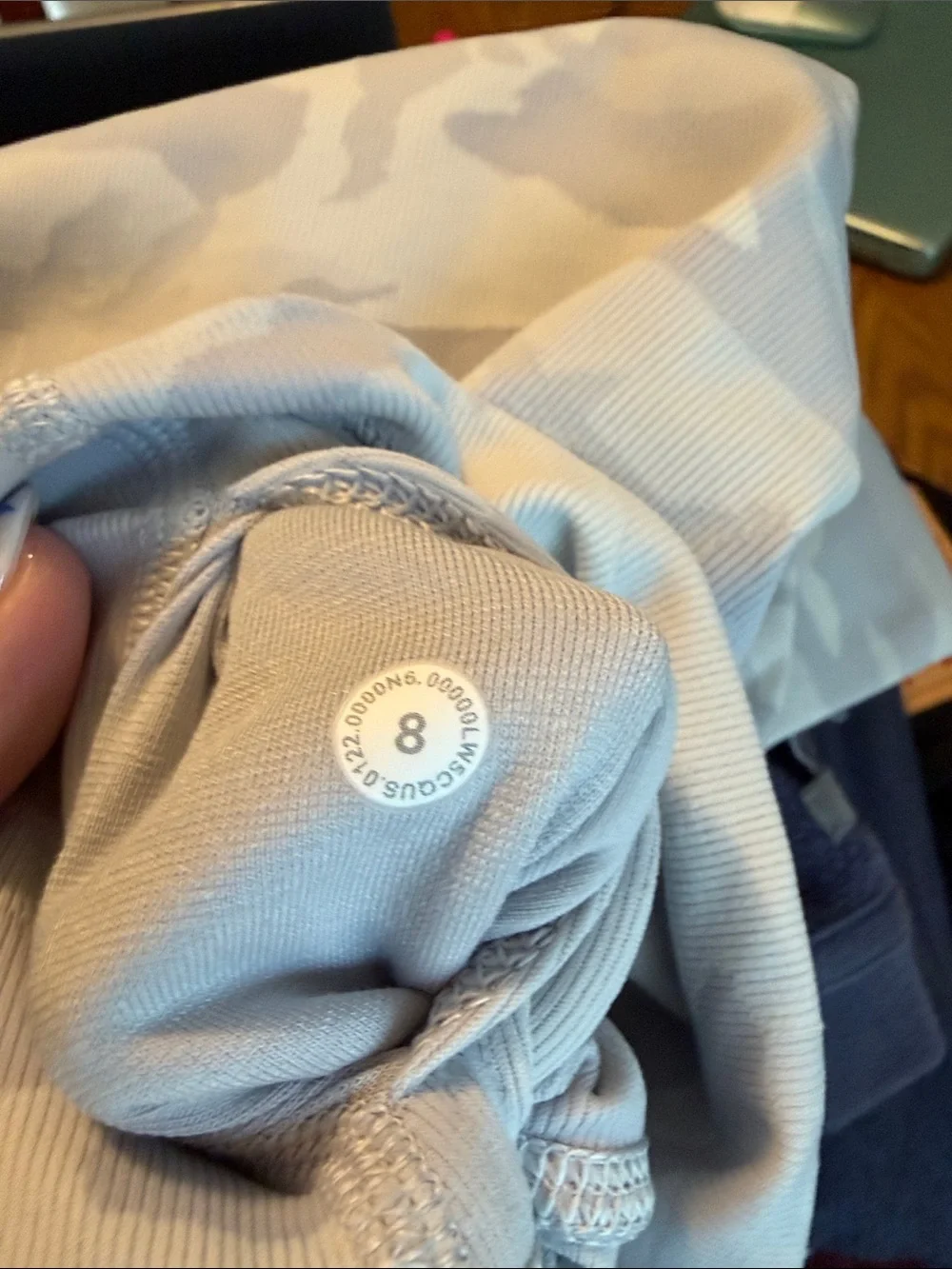 Lululemon Women’s Light Gray & White Camo Leggings Like New Condition Size 8